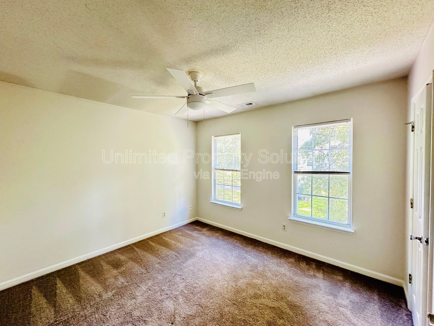 WILSHIRE BLVD - 4 Bedroom - Minutes to UNCW - STUDENTS WELCOME ($850/room) property image