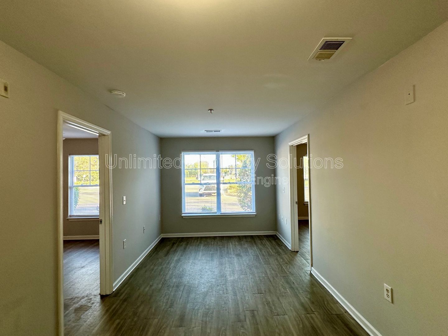 3 BEDROOM/3 BATHROOM CONDO - Near Randall Parkway & Kerr Ave! property image