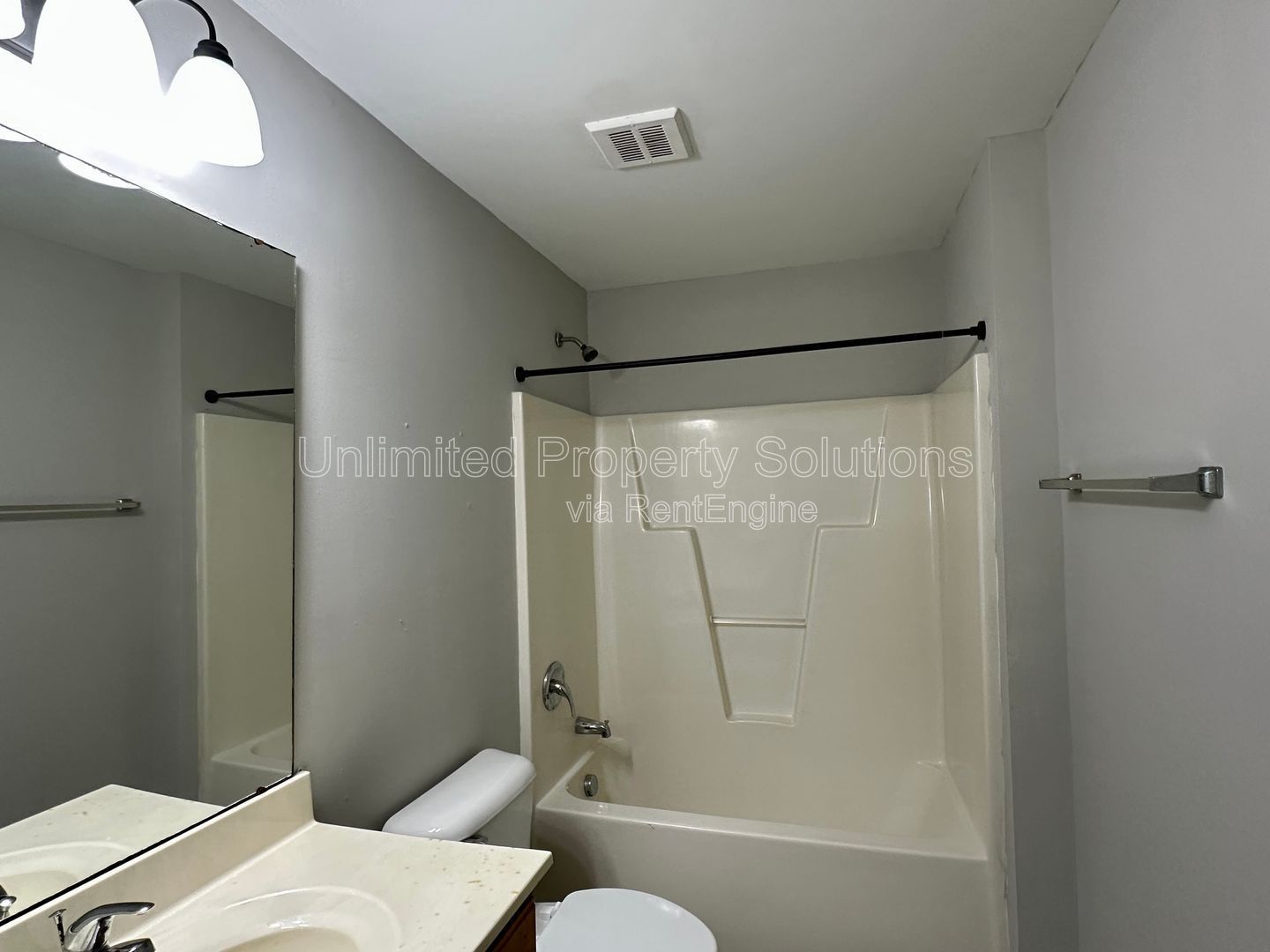 3 BEDROOM/3 BATHROOM CONDO - Near Randall Parkway & Kerr Ave! property image