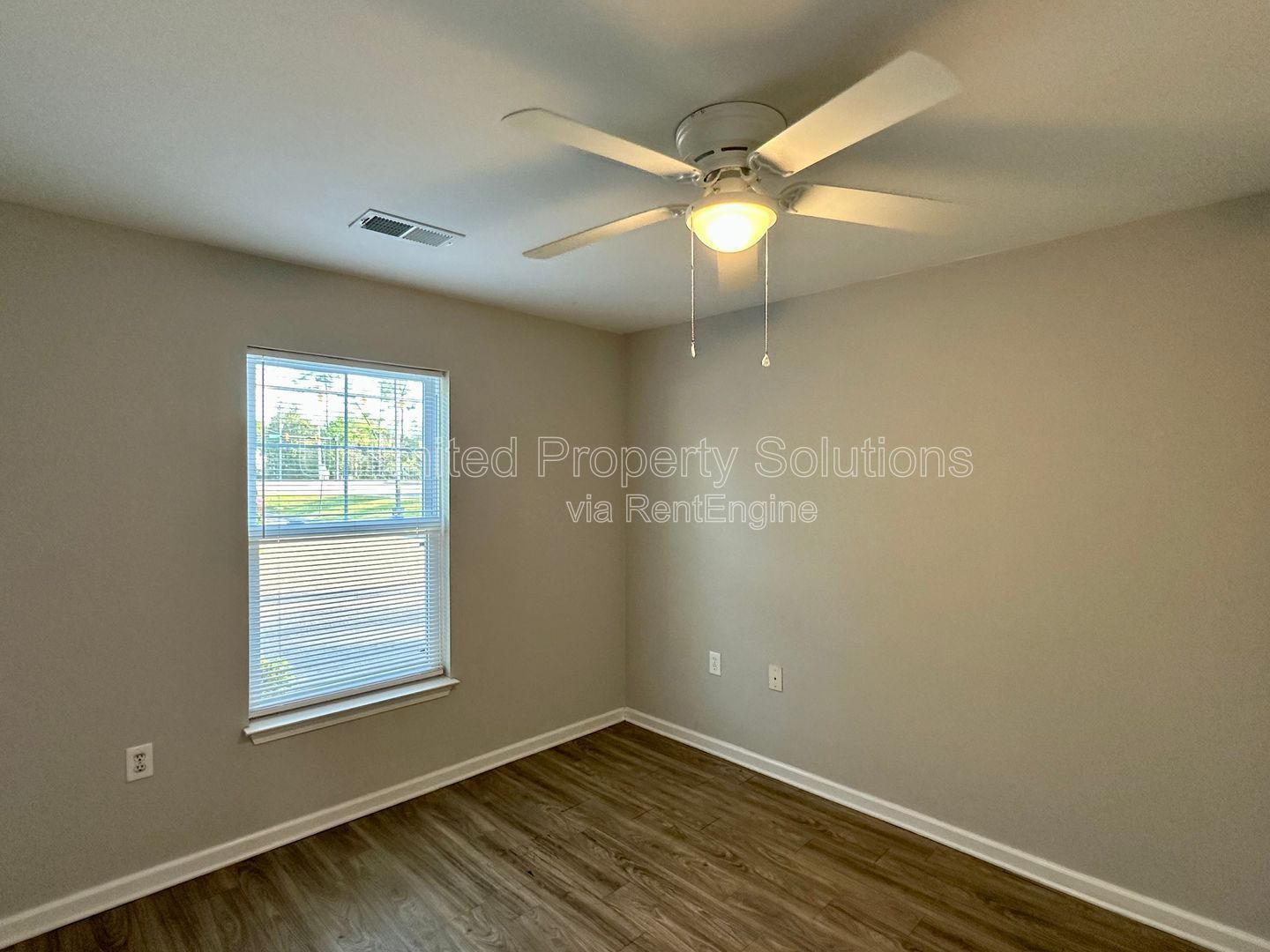 3 BEDROOM/3 BATHROOM CONDO - Near Randall Parkway & Kerr Ave! property image