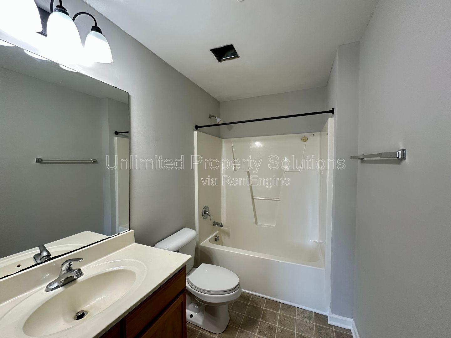 3 BEDROOM/3 BATHROOM CONDO - Near Randall Parkway & Kerr Ave! property image