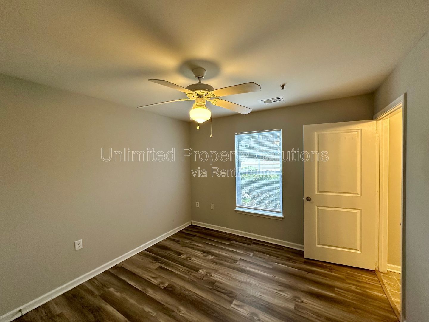 KERR CROSSING - 3 Bedroom/3 Bathroom in a great location! property image