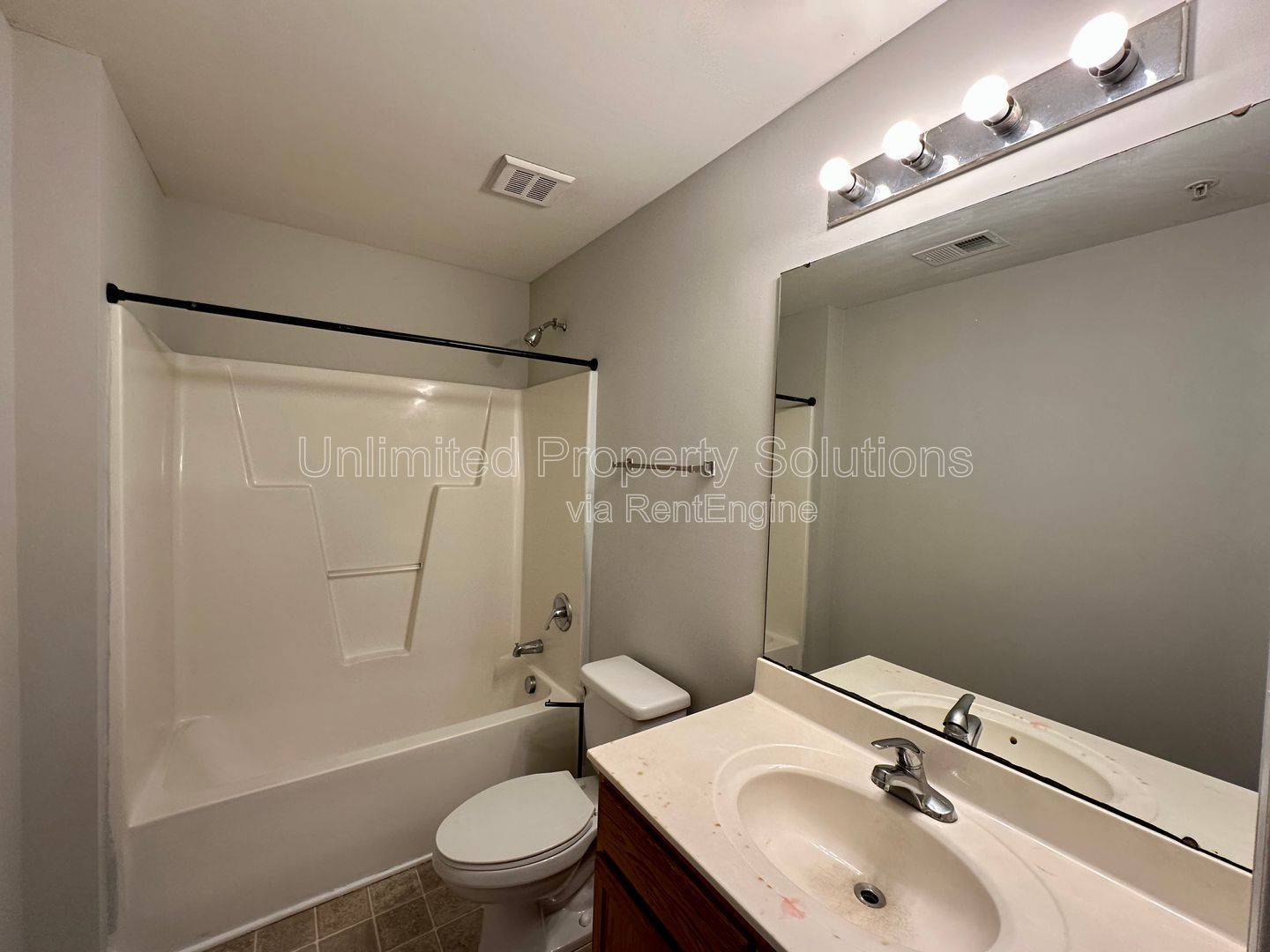 KERR CROSSING - 3 Bedroom/3 Bathroom in a great location! property image