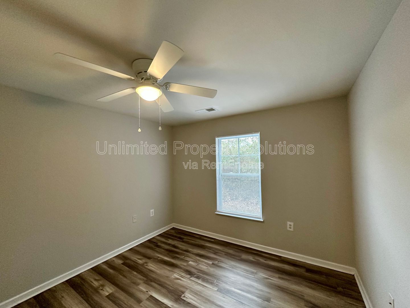 KERR CROSSING - 3 Bedroom/3 Bathroom in a great location! property image