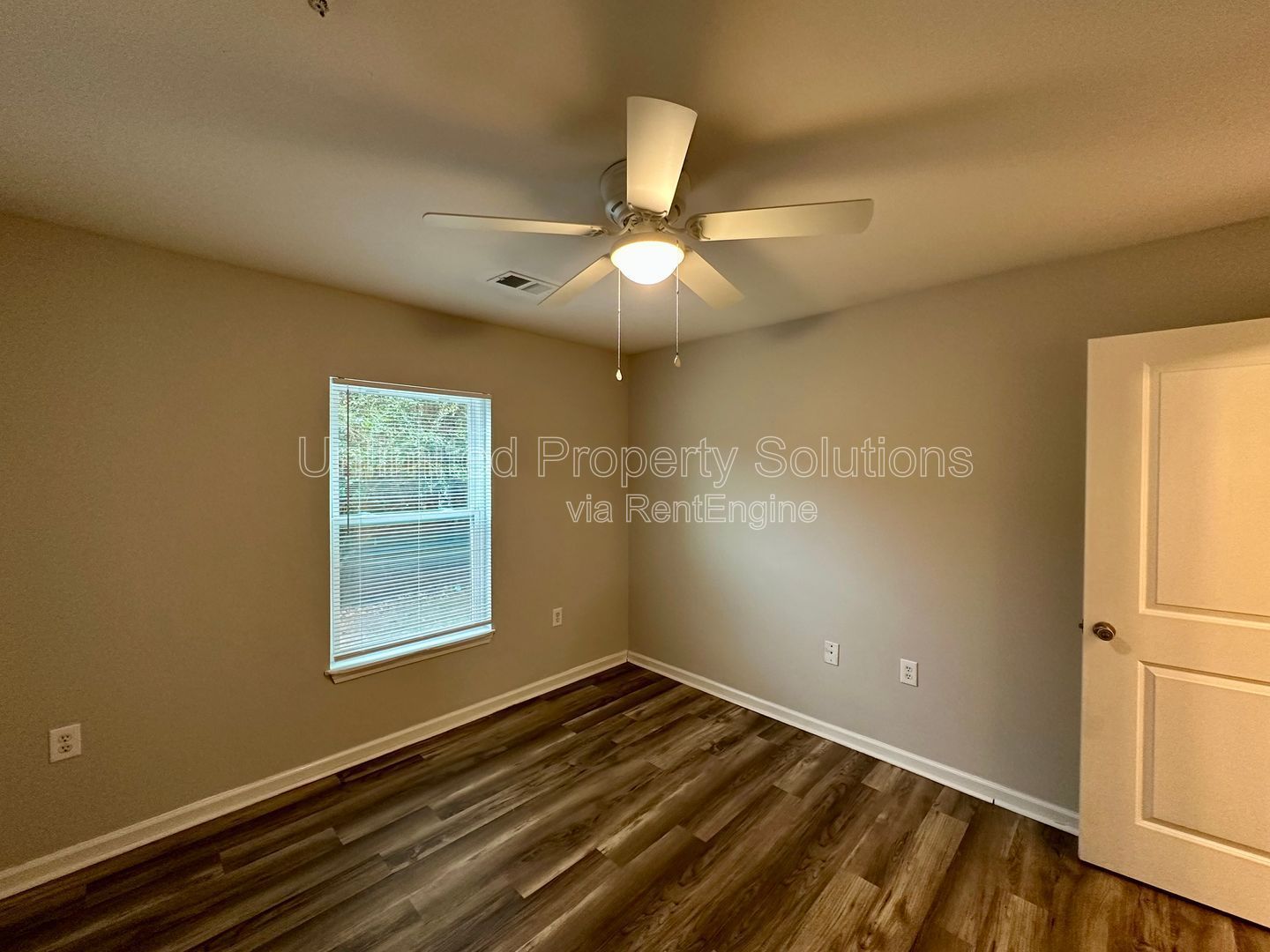 KERR CROSSING - 3 Bedroom/3 Bathroom in a great location! property image