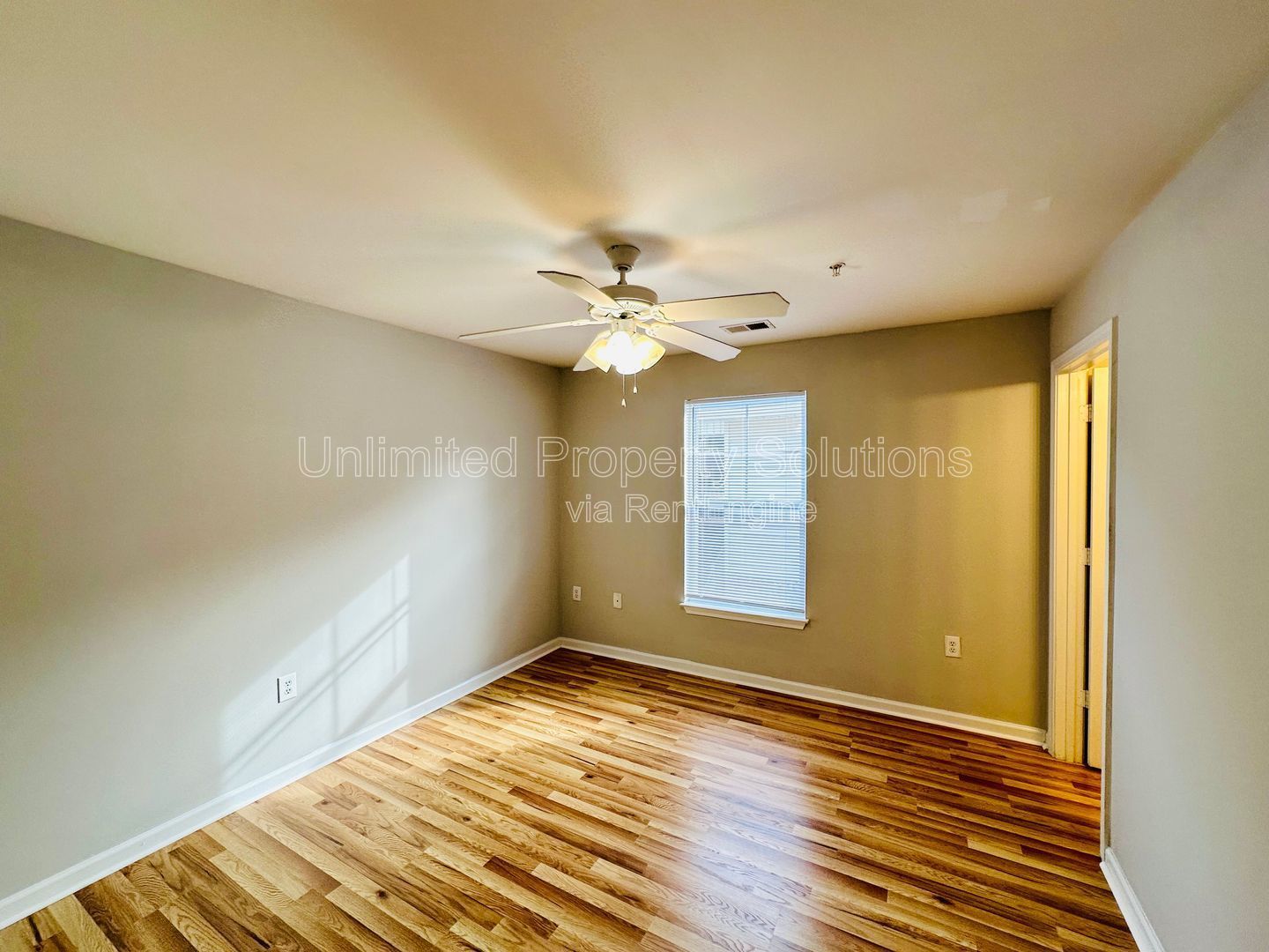 KERR CROSSING - 3 Bedroom/3 Bathroom - Availability Now! property image