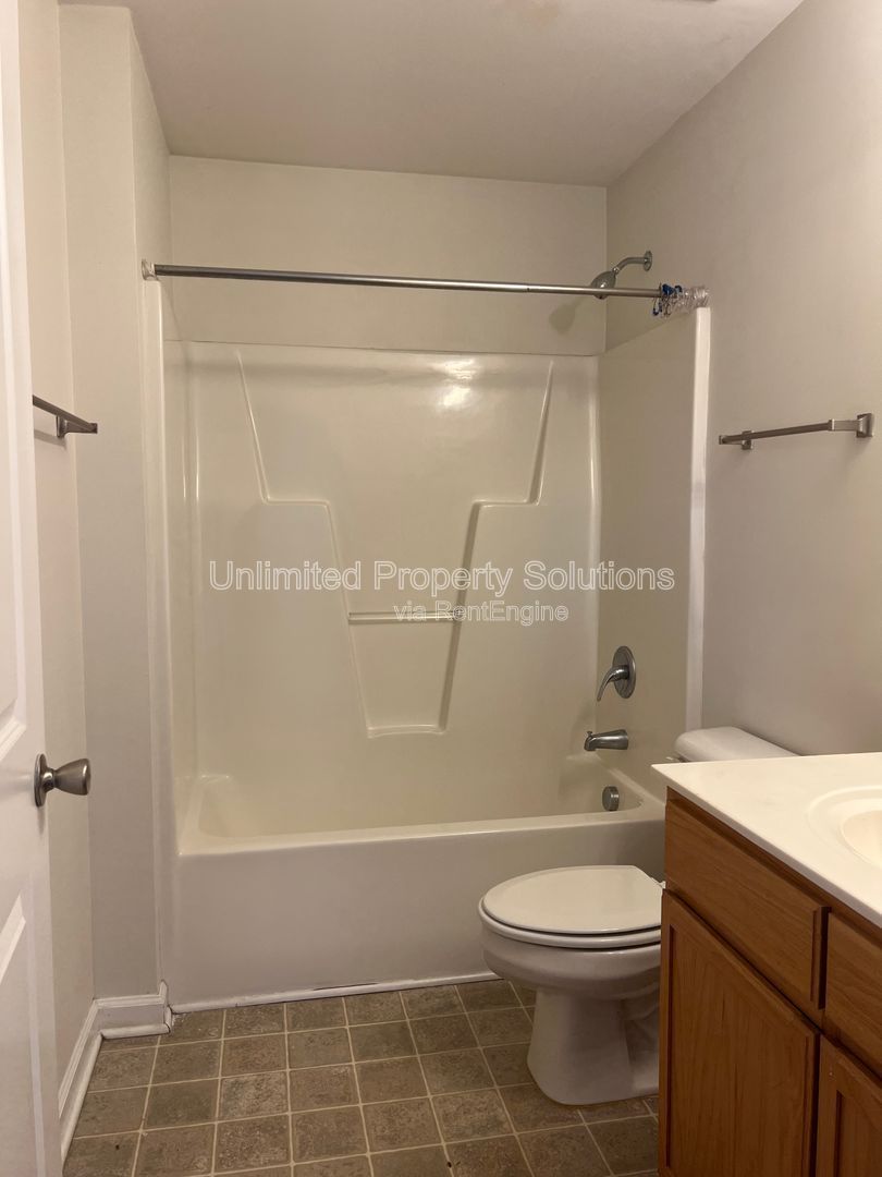 KERR CROSSING - 3 Bedroom/3 Bathroom - Availability Now! property image