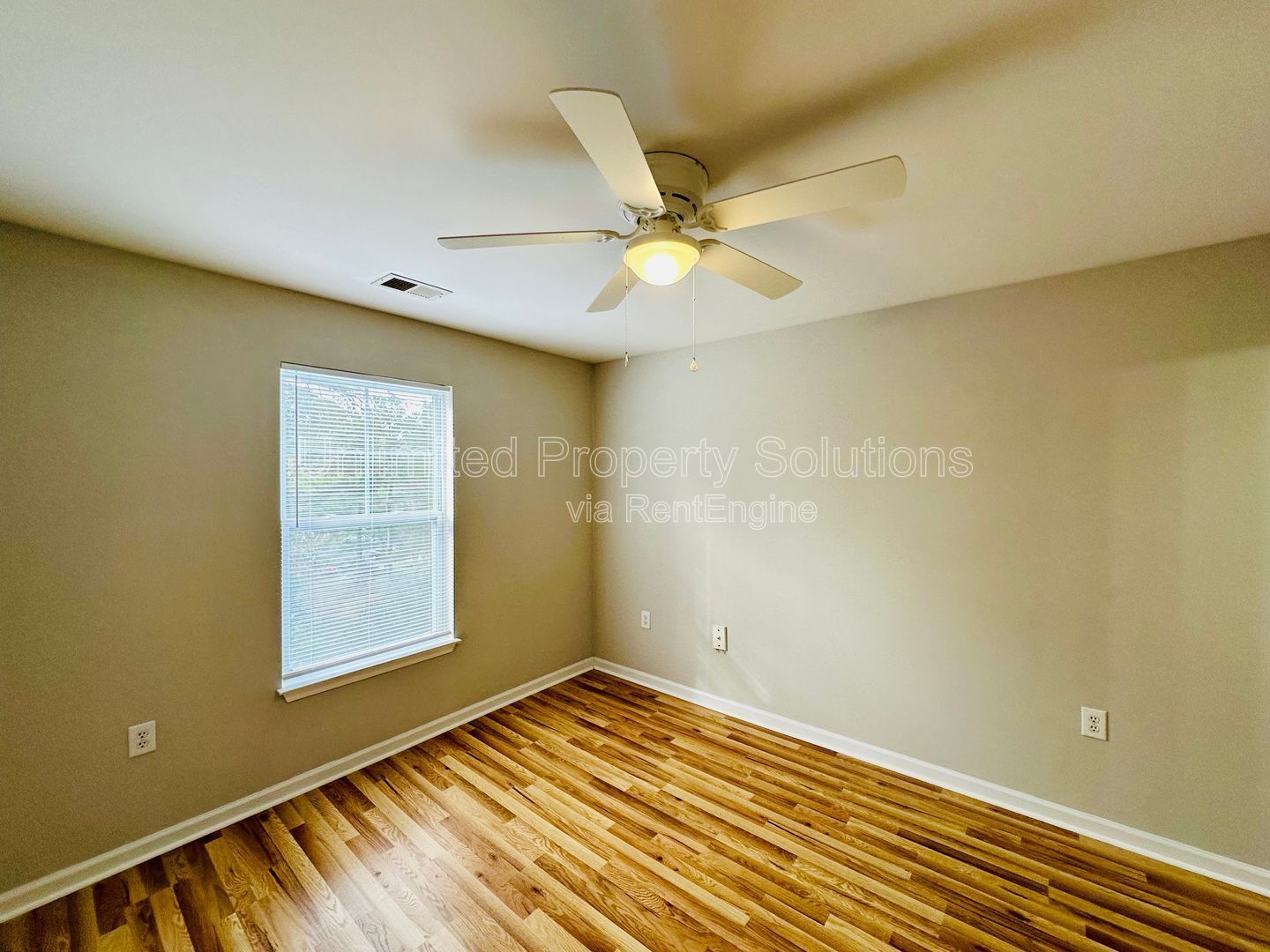 KERR CROSSING - 3 Bedroom/3 Bathroom - Availability Now! property image