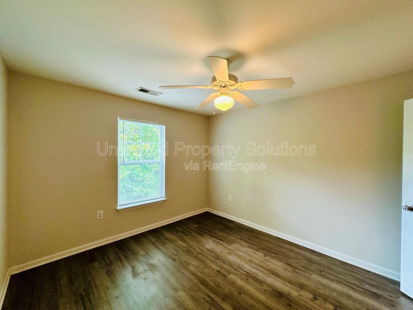 KERR CROSSING - 3 Bedroom Condo - Available Now! property image