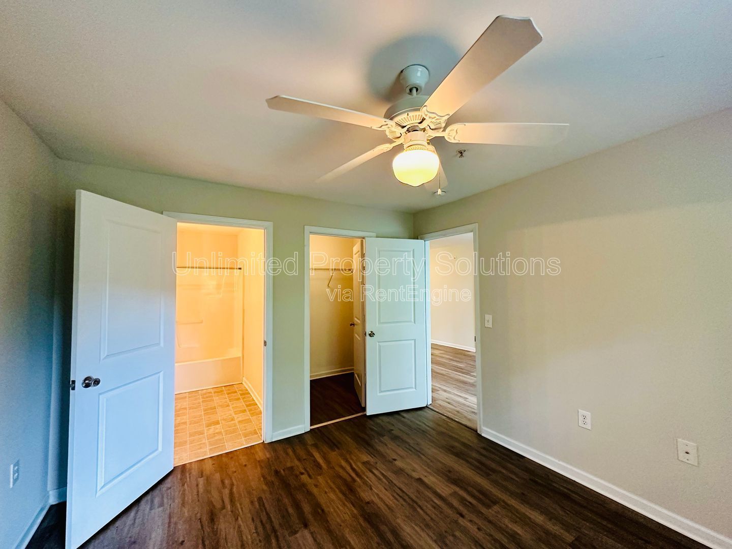 KERR CROSSING - 3 Bedroom Condo - Available Now! property image