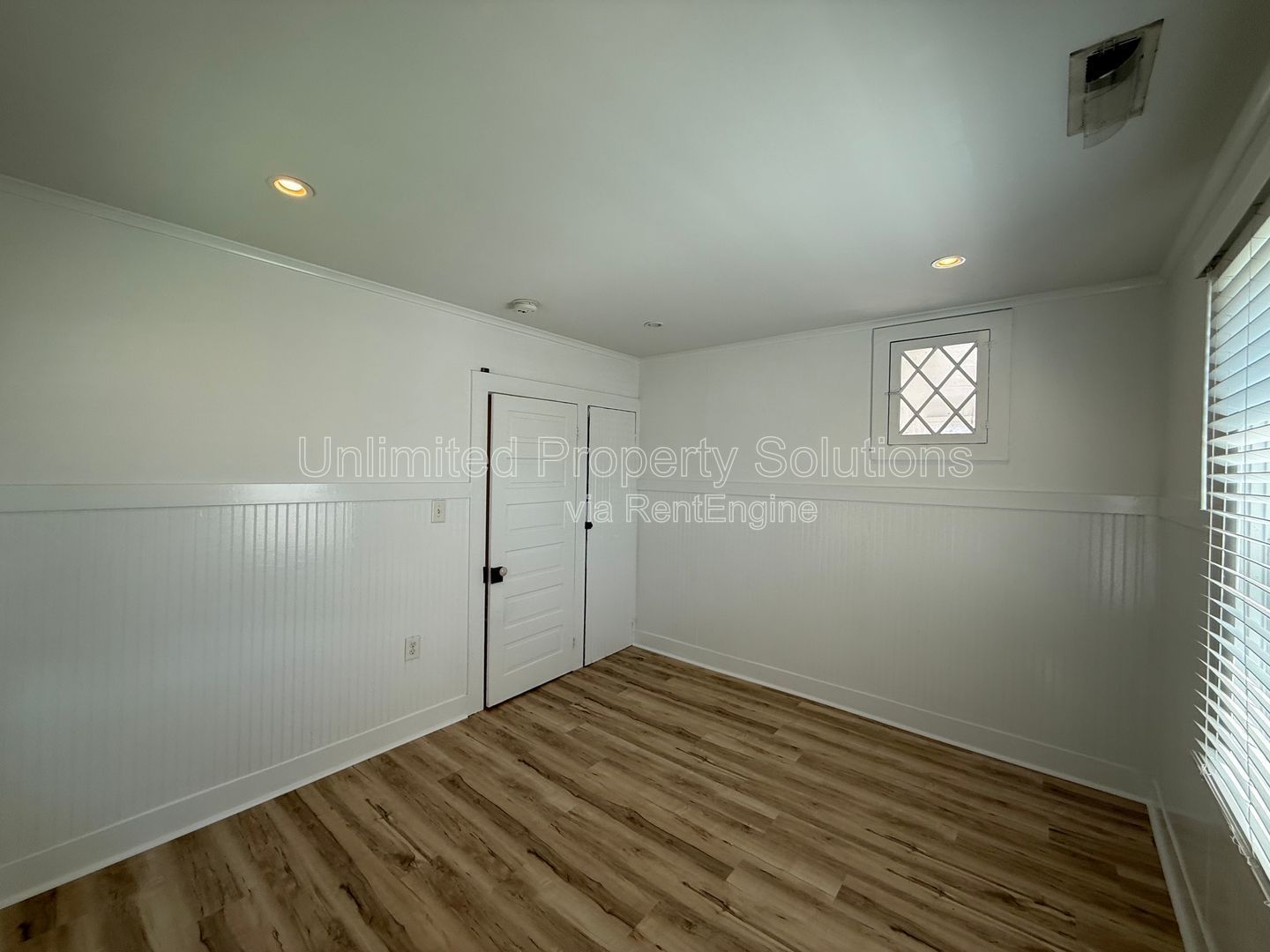 CAROLINA BEACH ~ Blocks from restaurants & beach! Available early Spring 2026! property image