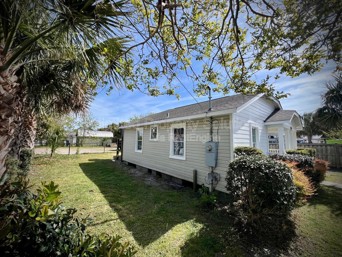 CAROLINA BEACH ~ Blocks from restaurants & beach! Available early Spring 2026! property image