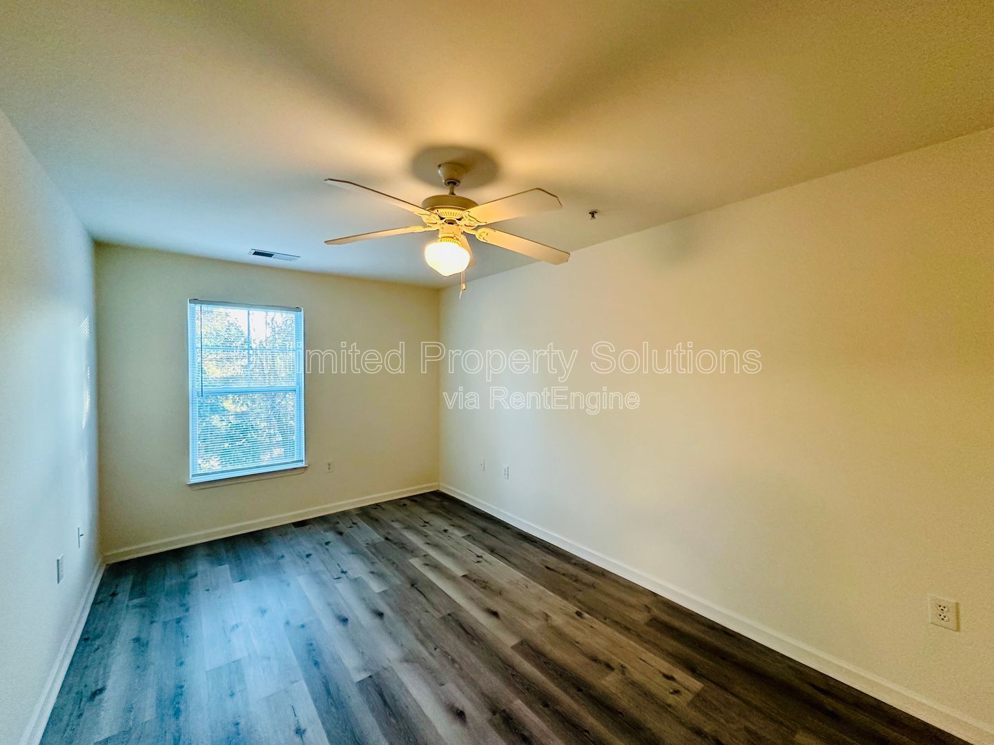 3 Bedroom Condo - Great location - near UNCW, Randall Parkway, MLK Parkway - everything! property image