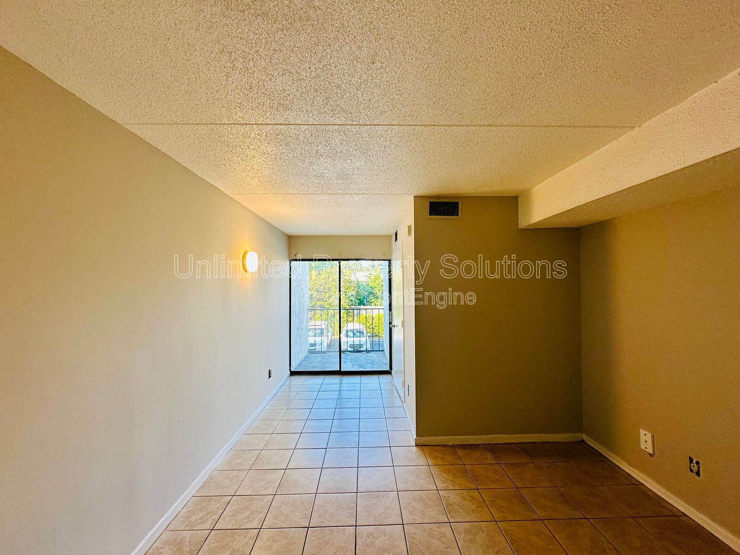 CAMPUS EDGE - Student housing within walking distance to UNCW! property image