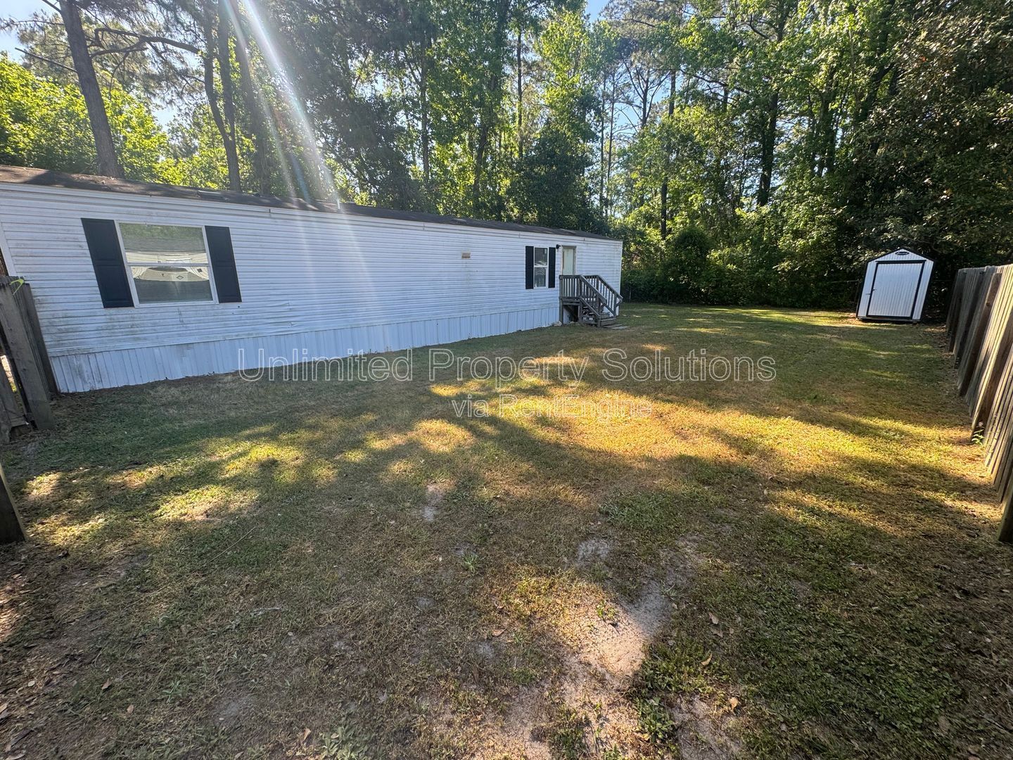 LELAND - 2 Bedroom & 1 Bathroom Mobile Home - Located just off I-40 bypass property image