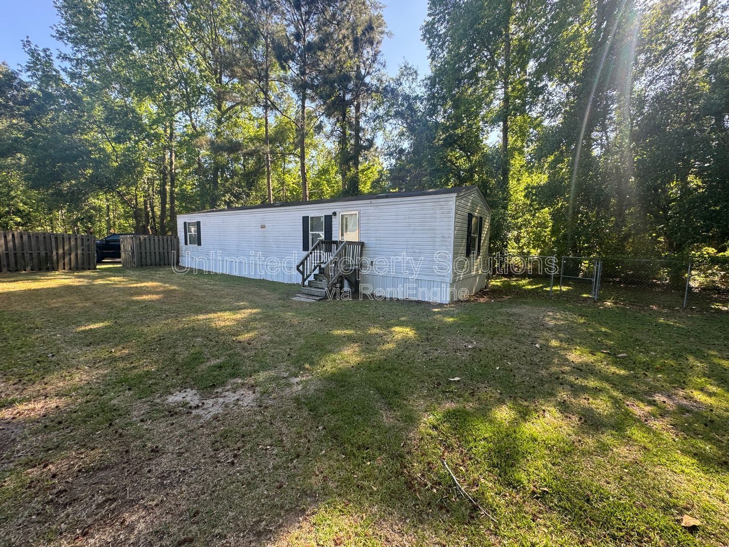 LELAND - 2 Bedroom & 1 Bathroom Mobile Home - Located just off I-40 bypass property image