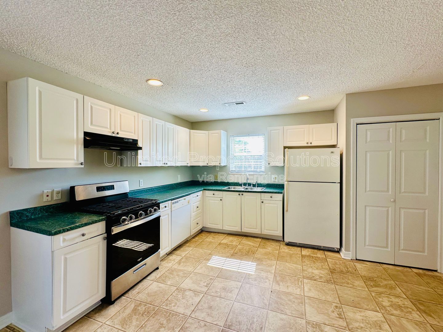PORT CITY COMMONS - Three bedroom townhome within minutes of downtown Wilmington, riverwalk and Wilmington International Airport property image