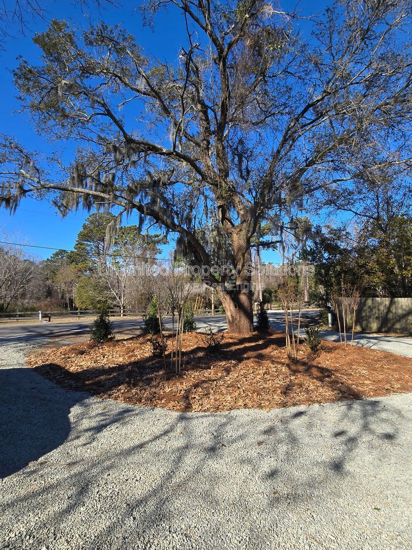 Location, Location! MYRTLE GROVE ROAD  - Private boat ramp in neighborhood! property image