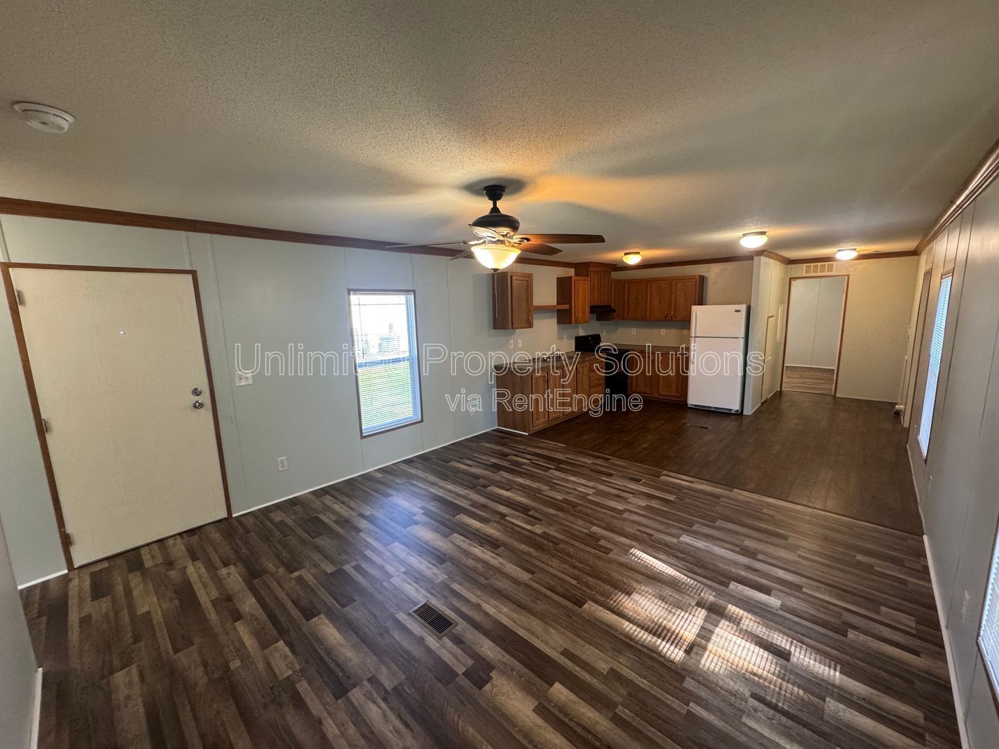 LELAND - 2 Bedroom & 2 Bathroom Mobile Home - Located just off I-40 bypass property image