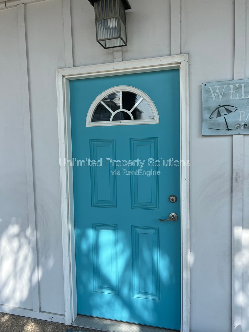 Carolina Beach - One Bedroom Studio/Room - blocks from the beach! property image