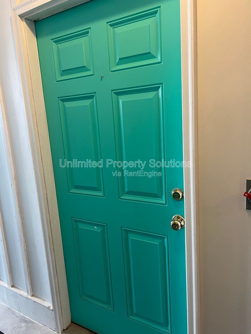 Carolina Beach - One Bedroom Studio/Room - blocks from the beach! property image