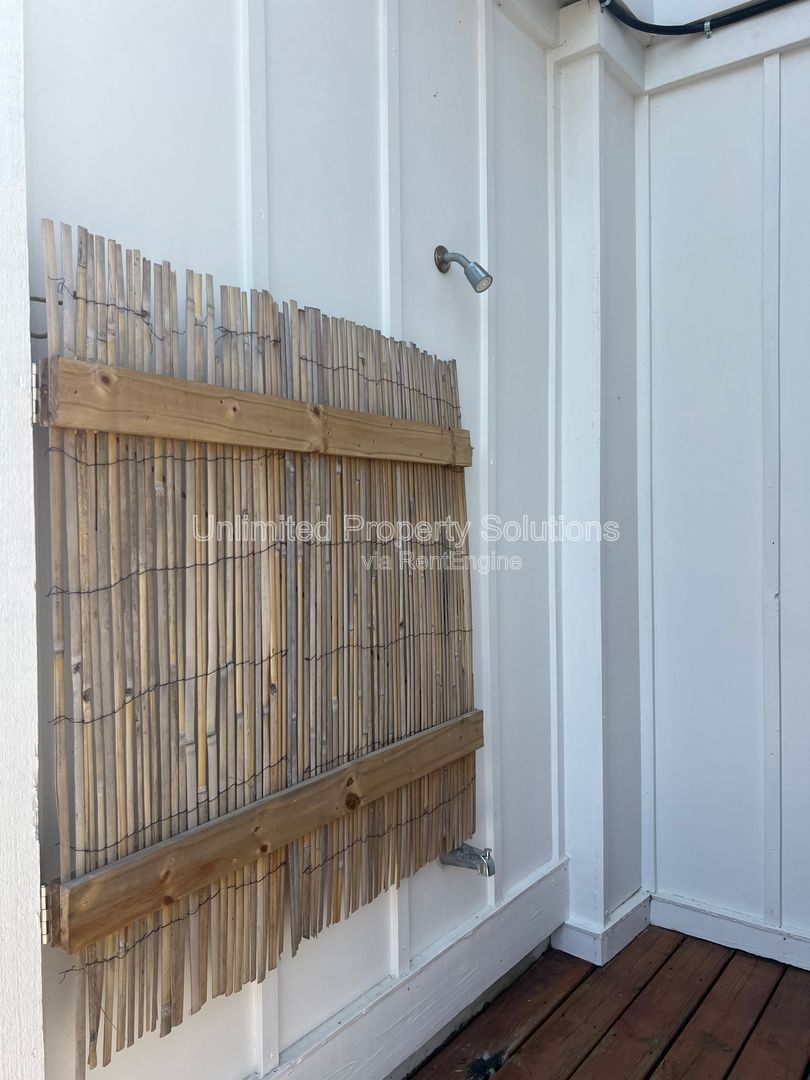 Carolina Beach - One Bedroom Studio/Room - blocks from the beach! property image