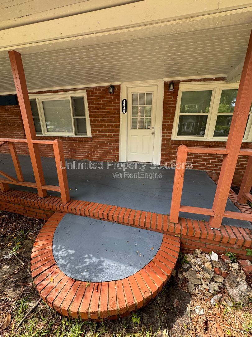 WRIGHTSVILLE AVENUE - 4 Bedroom - Minutes to Novant Health Cape Fear Hospital, UNCW property image