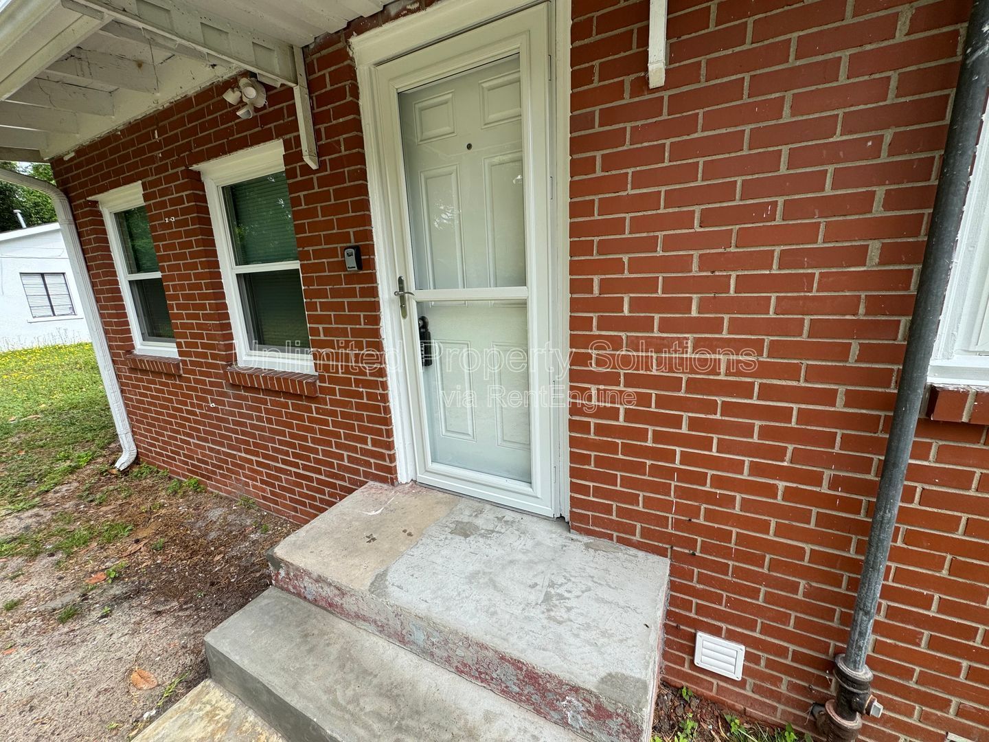 WRIGHTSVILLE AVENUE - 4 Bedroom - Minutes to Novant Health Cape Fear Hospital, UNCW property image
