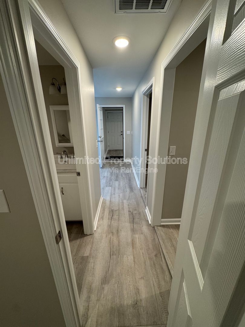WRIGHTSVILLE AVENUE - 4 Bedroom - Minutes to Novant Health Cape Fear Hospital, UNCW property image
