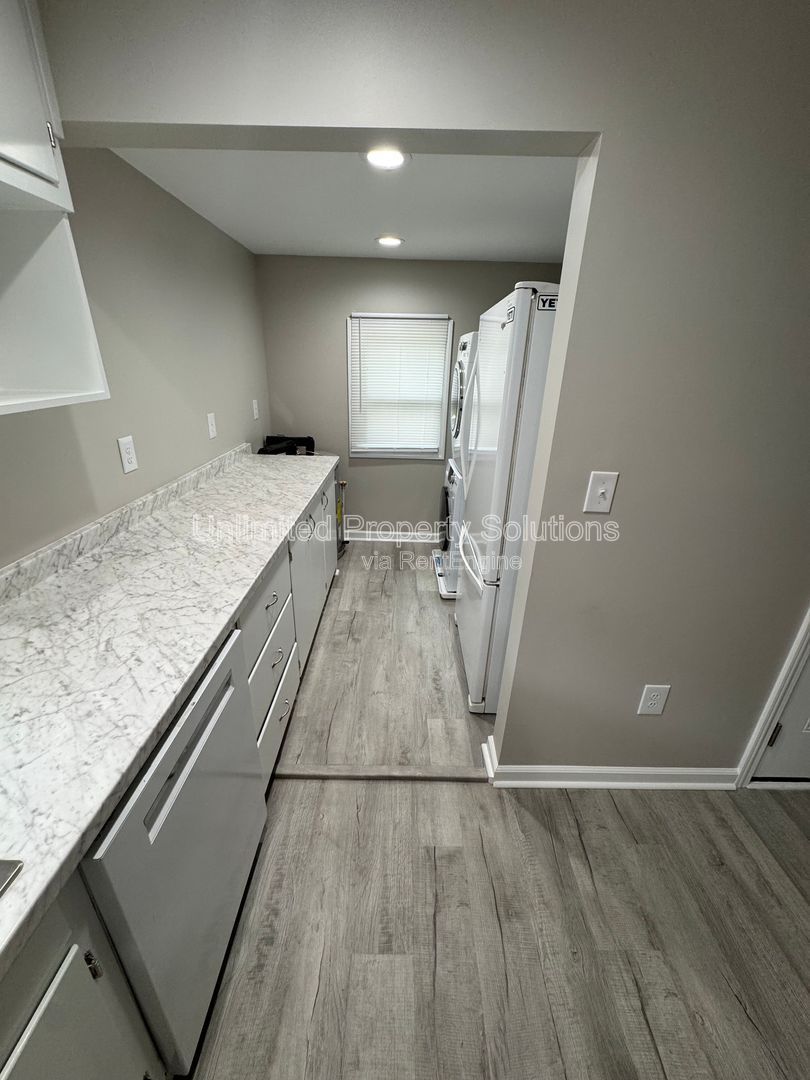 WRIGHTSVILLE AVENUE - 4 Bedroom - Minutes to Novant Health Cape Fear Hospital, UNCW property image