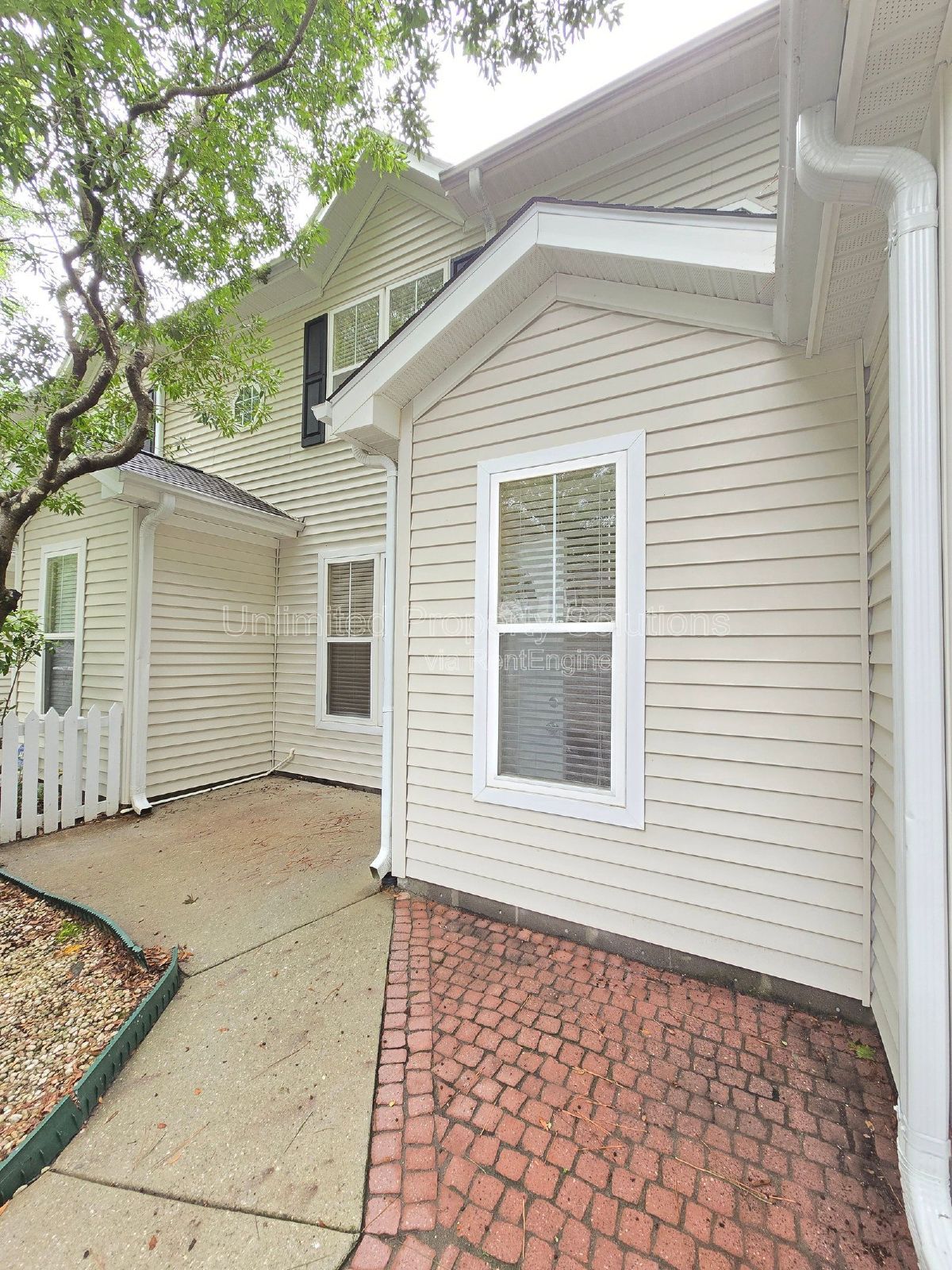 STONESTHROW - 2 Bedroom Townhome - Perfect location for UNCW Students, Faculty and Staff! property image