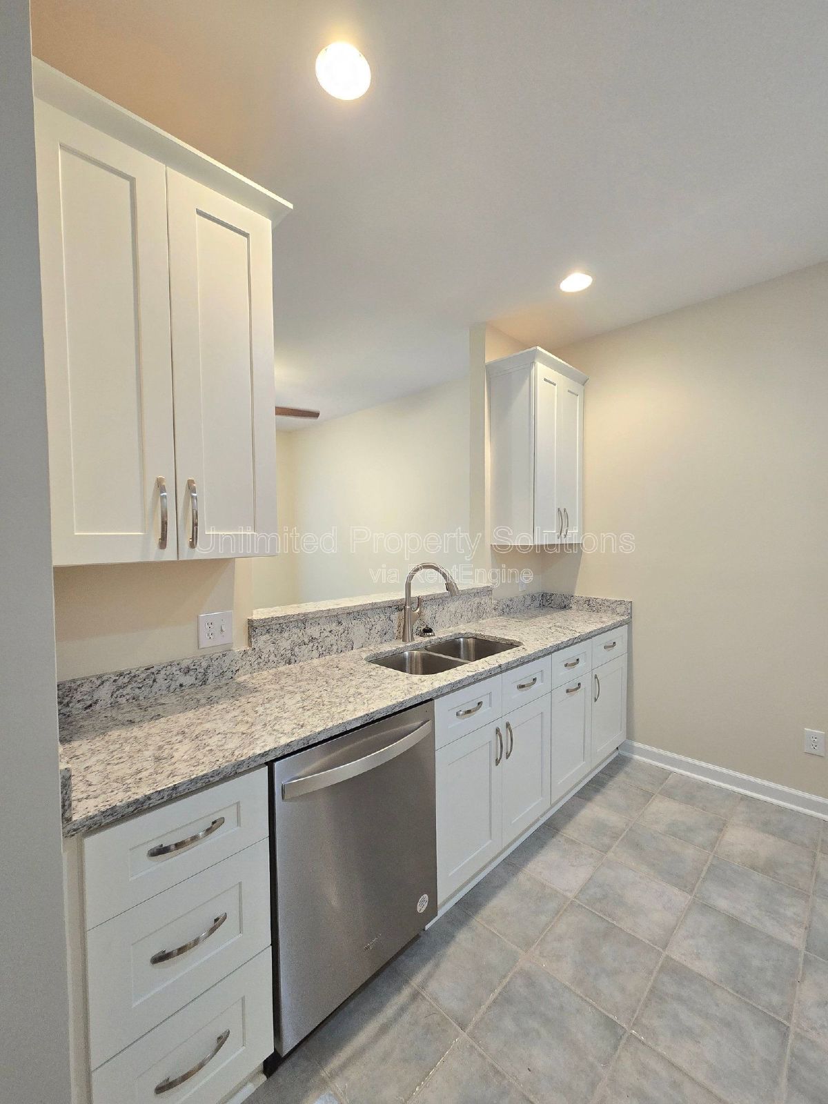 STONESTHROW - 2 Bedroom Townhome - Perfect location for UNCW Students, Faculty and Staff! property image