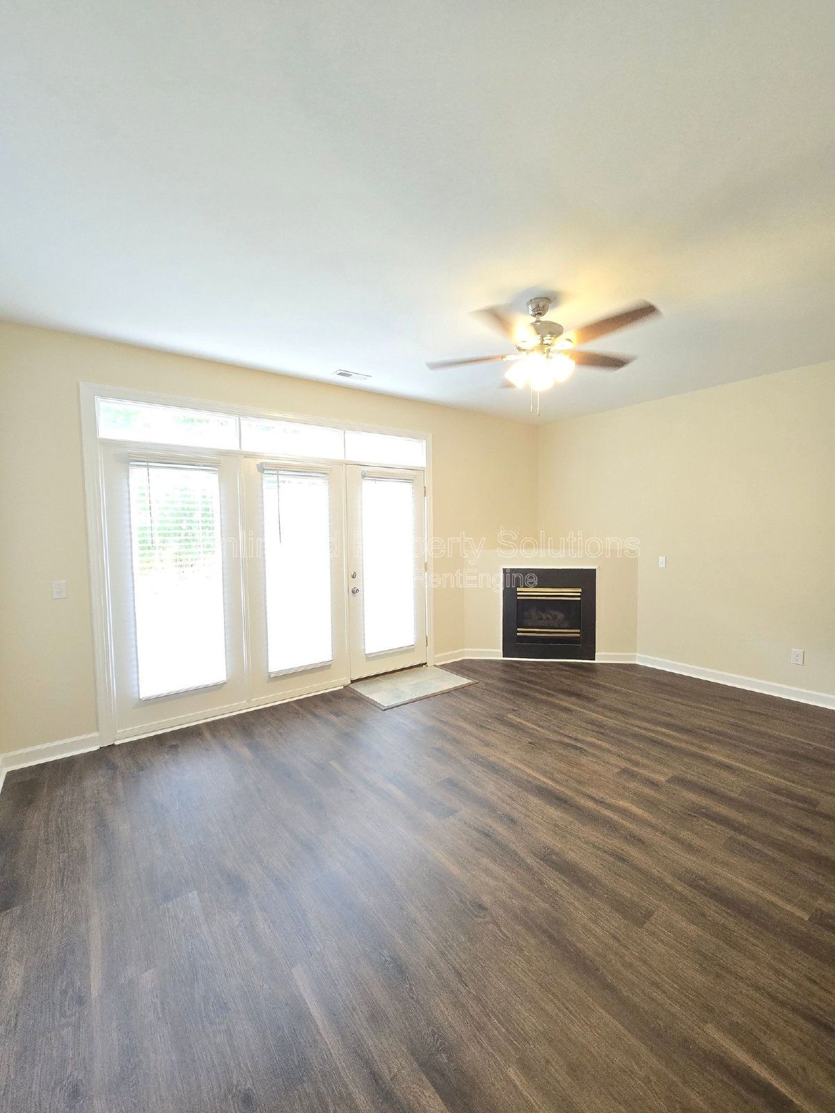 STONESTHROW - 2 Bedroom Townhome - Perfect location for UNCW Students, Faculty and Staff! property image