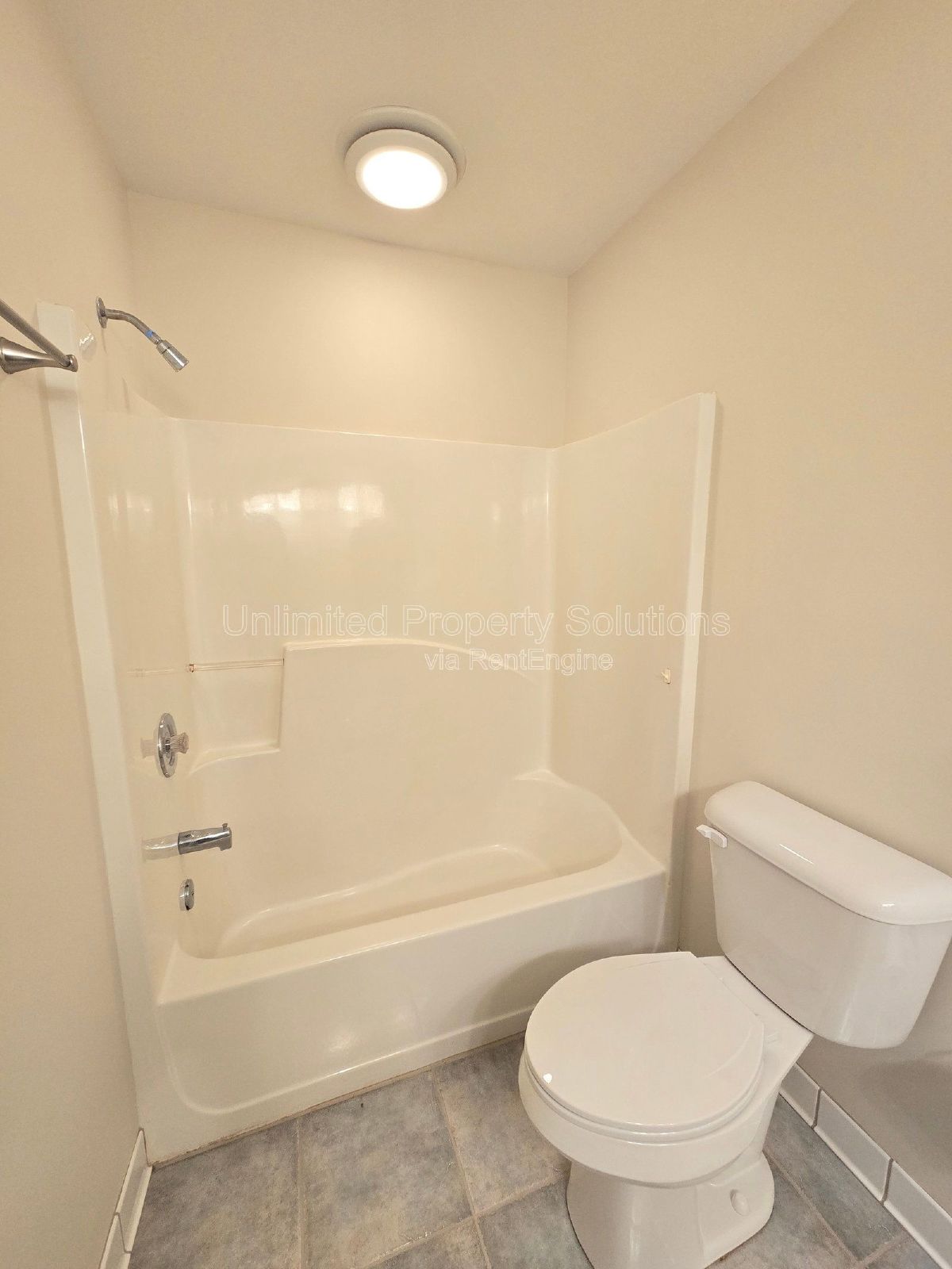 STONESTHROW - 2 Bedroom Townhome - Perfect location for UNCW Students, Faculty and Staff! property image