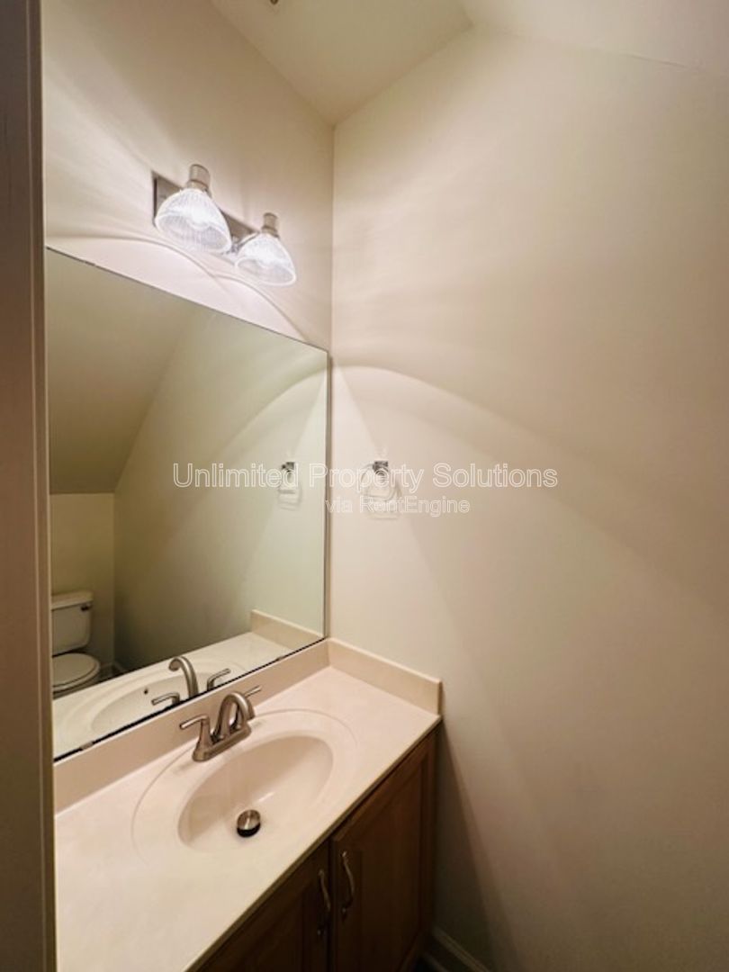 FOREST COVE TOWNHOME - 2 Bedroom/2.5 Bath Townhome close to UNCW, Wrightsville Beach and Mayfaire! property image