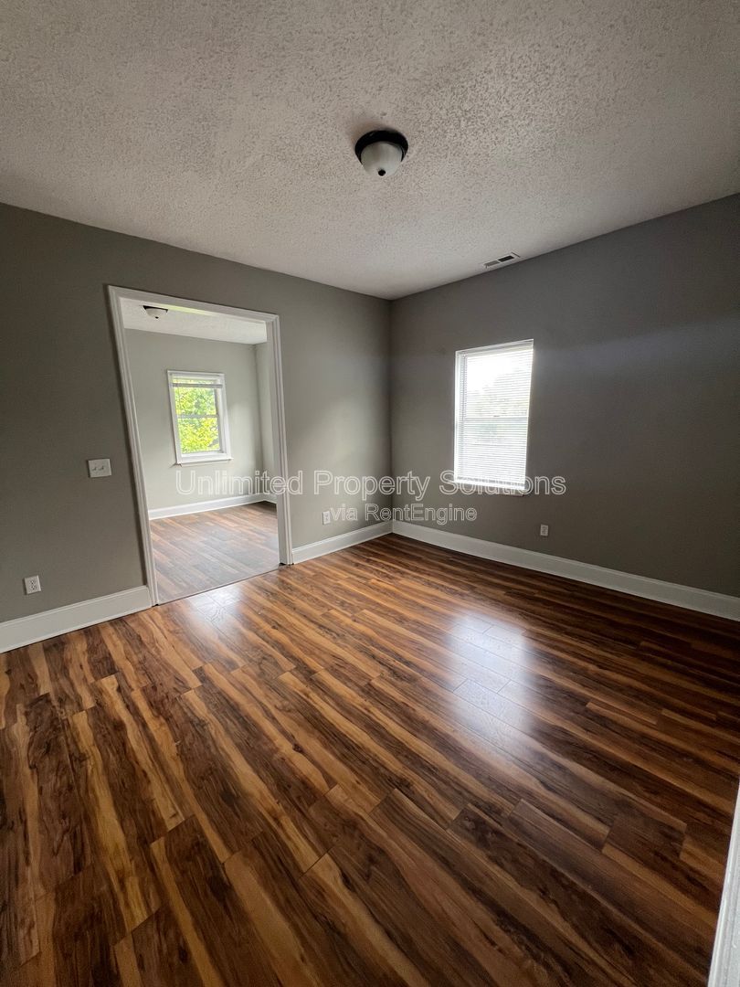3 Bedroom Duplex - Newly Updated - Downtown Wilmington! property image