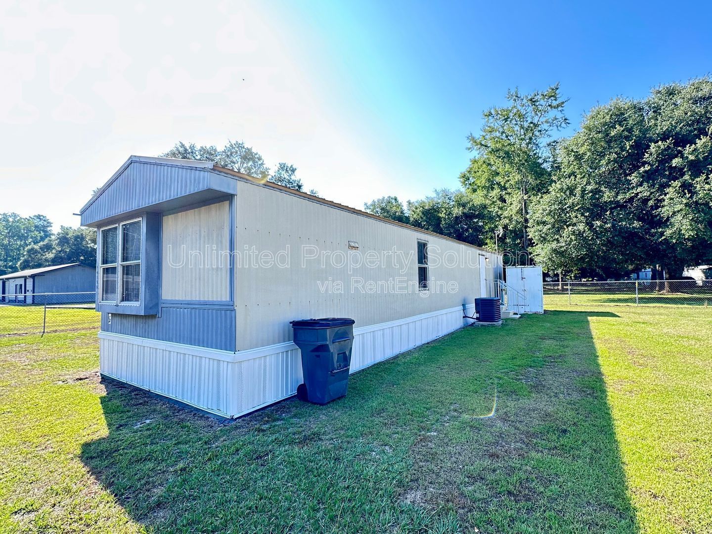 LELAND - 2 Bedroom & 1 Bathroom Mobile Home - Located just off I-40 bypass property image