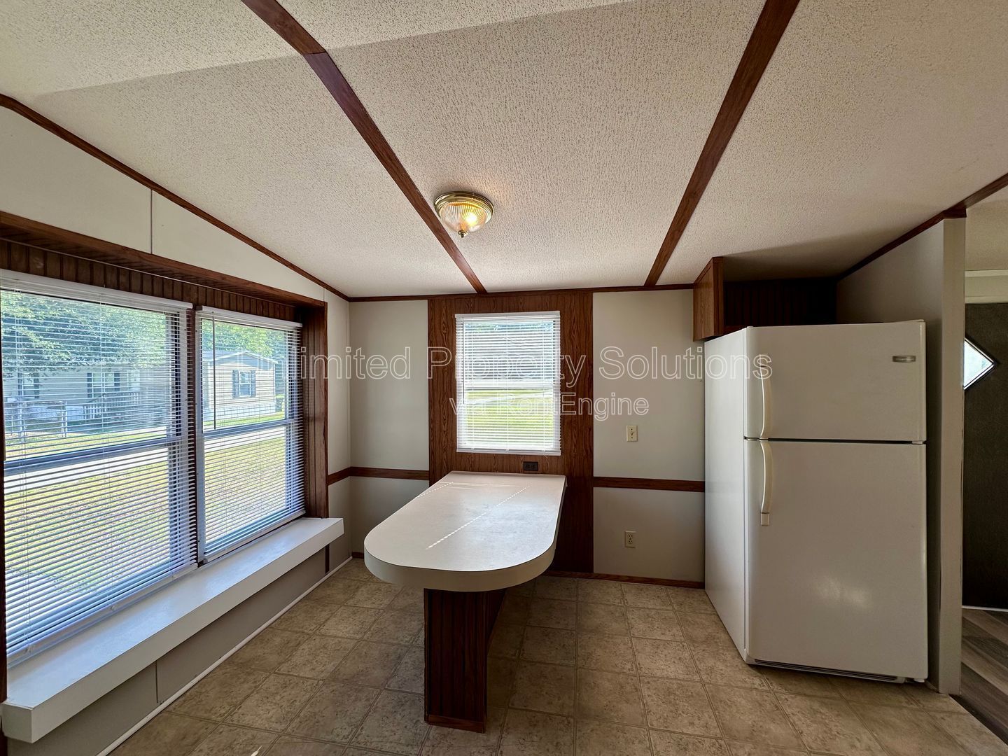 LELAND - 2 Bedroom & 1 Bathroom Mobile Home - Located just off I-40 bypass property image