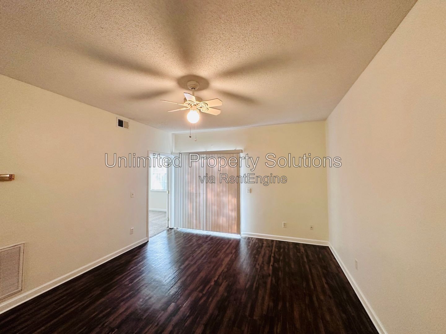 HAMPTON PLACE - 2 BEDROOM/2 BATH RENOVATED CONDO LOCATED IN PINE VALLEY! property image