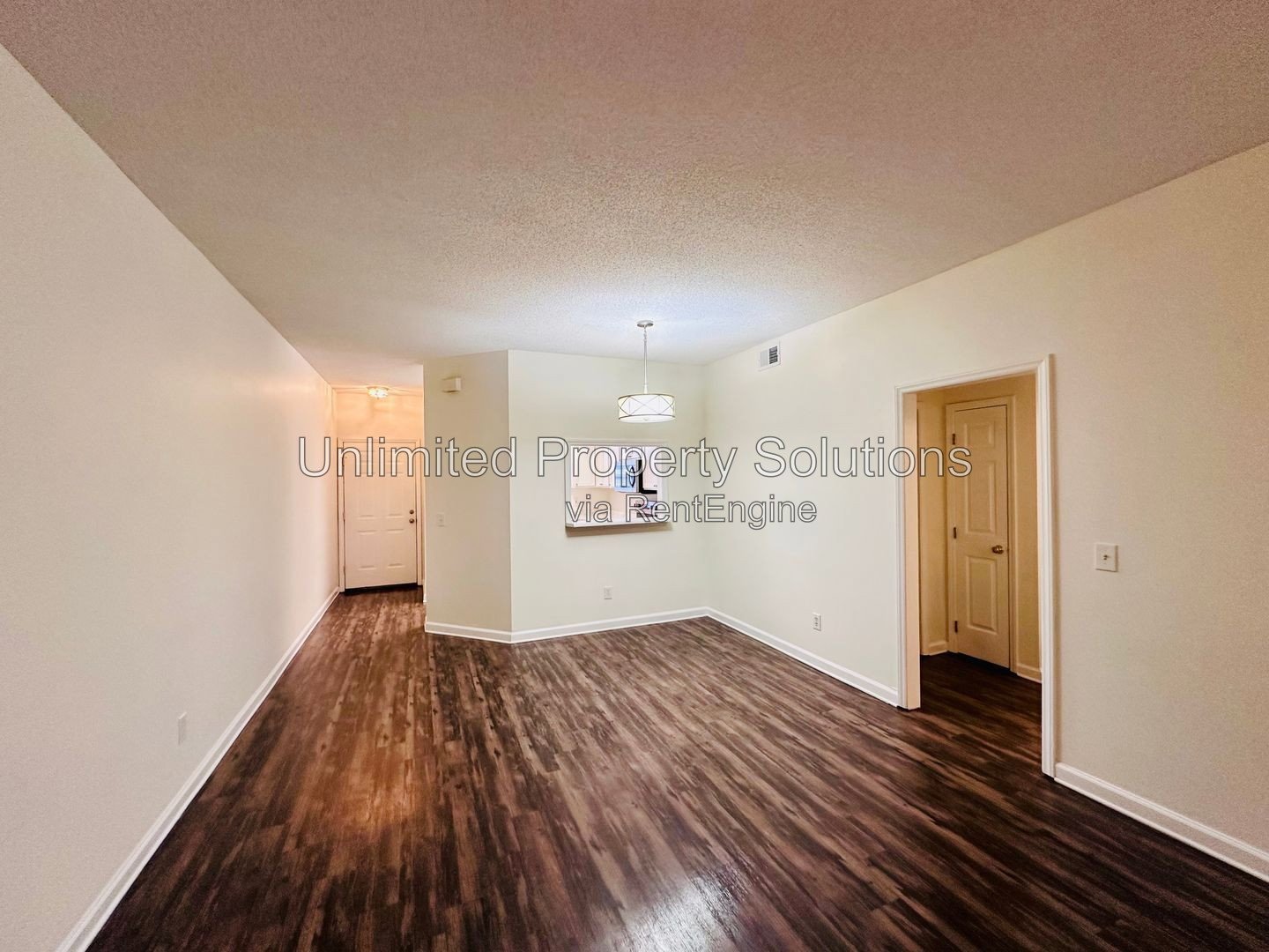 HAMPTON PLACE - 2 BEDROOM/2 BATH RENOVATED CONDO LOCATED IN PINE VALLEY! property image