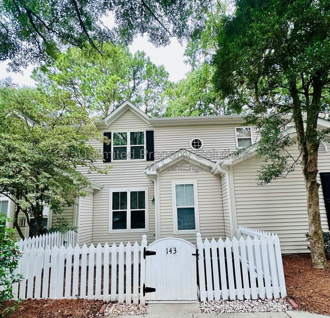 FOREST COVE TOWNHOME - 2 Bedroom/2.5 Bath Townhome close to UNCW, Wrightsville Beach and Mayfaire! property image