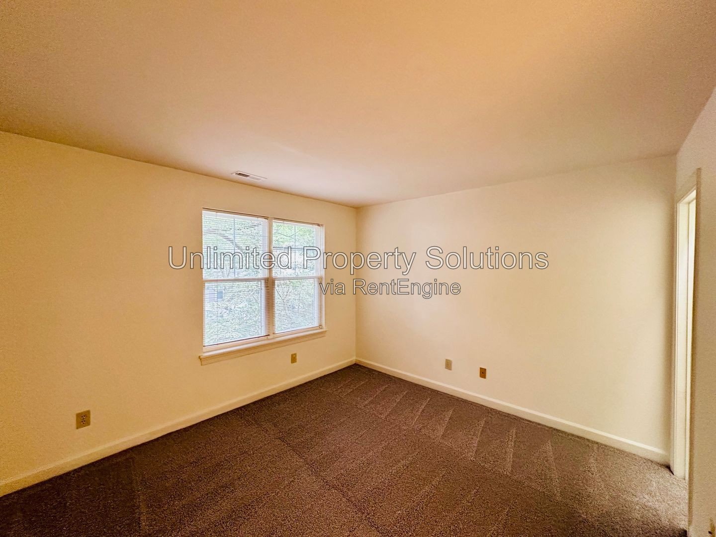 FOREST COVE TOWNHOME - 2 Bedroom/2.5 Bath Townhome close to UNCW, Wrightsville Beach and Mayfaire! property image
