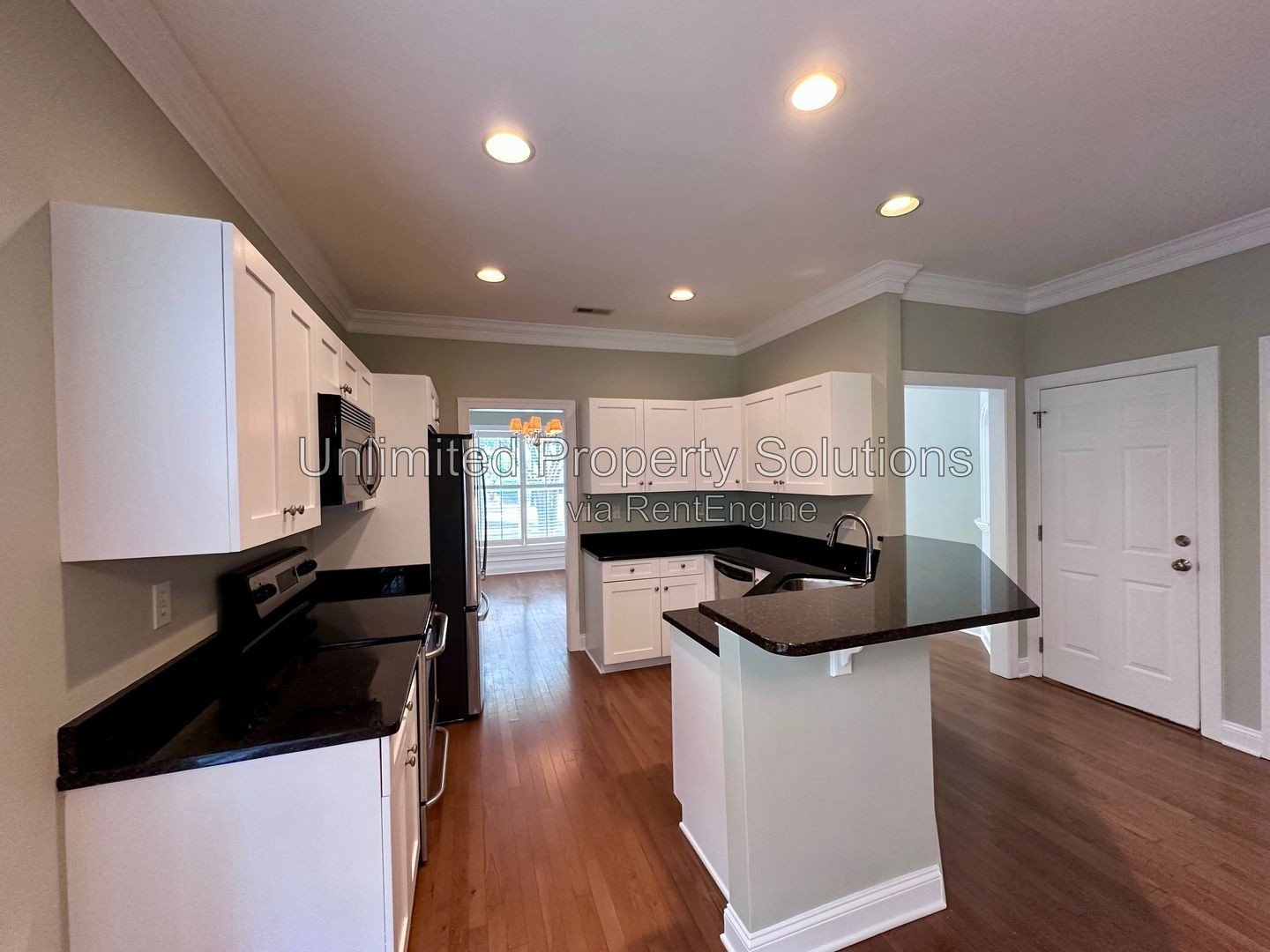 THE COTTAGES AT HOLLY GLEN - 3 Bedroom/2 Bathroom - Great neighborhood, close to midtown, Wrightsville Beach and easy access to I-40/HWY 74 property image
