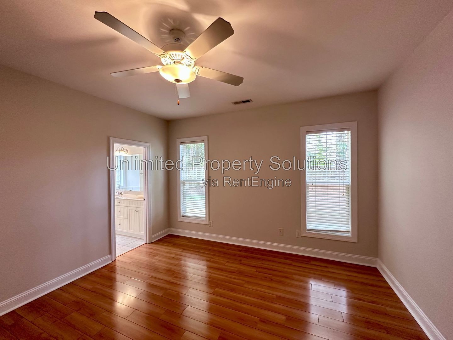 THE COTTAGES AT HOLLY GLEN - 3 Bedroom/2 Bathroom - Great neighborhood, close to midtown, Wrightsville Beach and easy access to I-40/HWY 74 property image