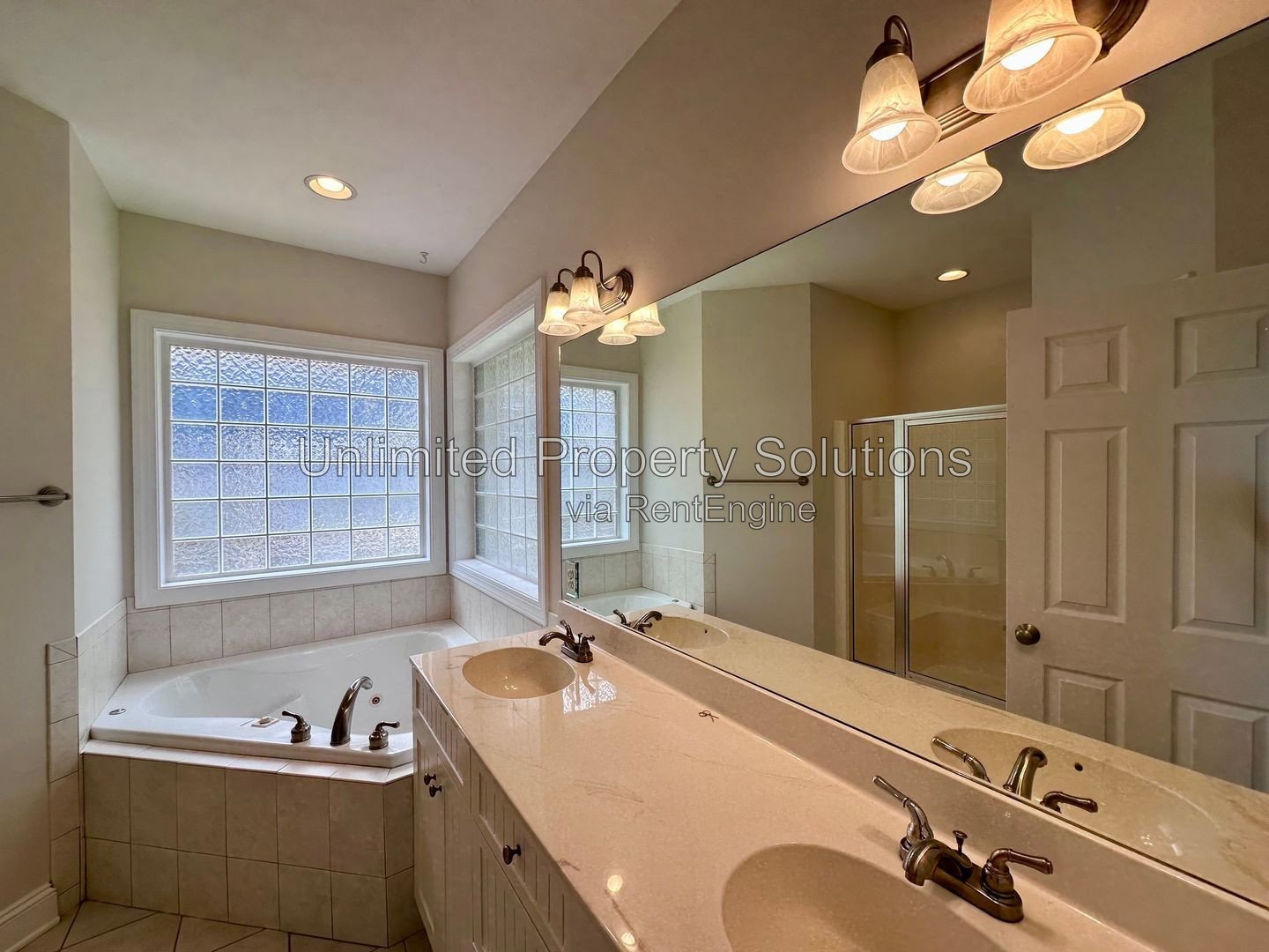 THE COTTAGES AT HOLLY GLEN - 3 Bedroom/2 Bathroom - Great neighborhood, close to midtown, Wrightsville Beach and easy access to I-40/HWY 74 property image