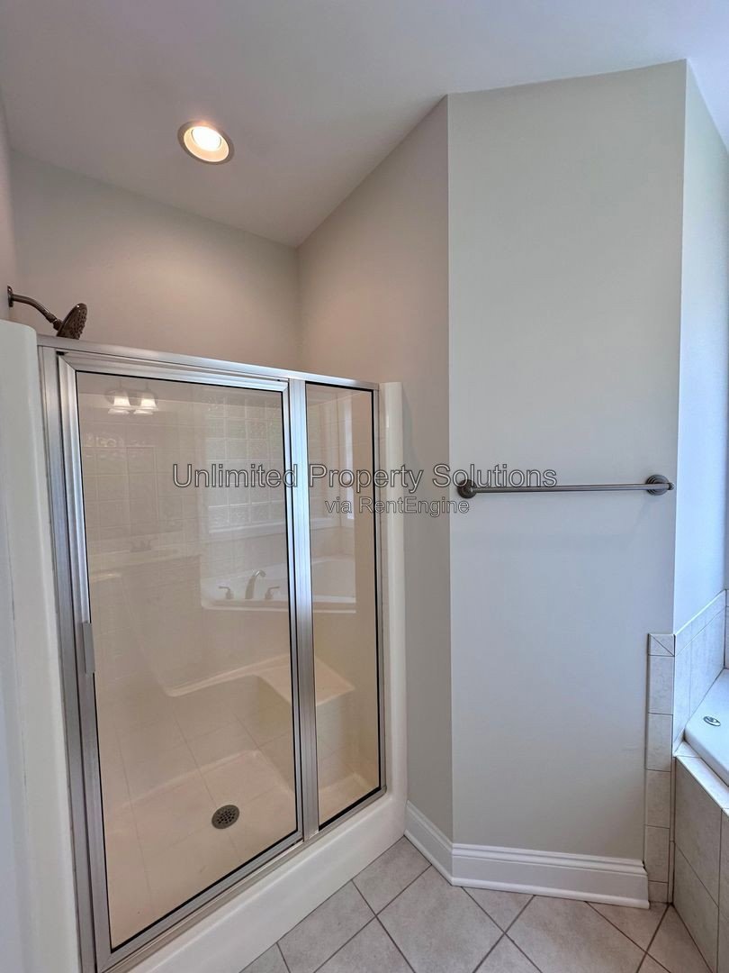 THE COTTAGES AT HOLLY GLEN - 3 Bedroom/2 Bathroom - Great neighborhood, close to midtown, Wrightsville Beach and easy access to I-40/HWY 74 property image