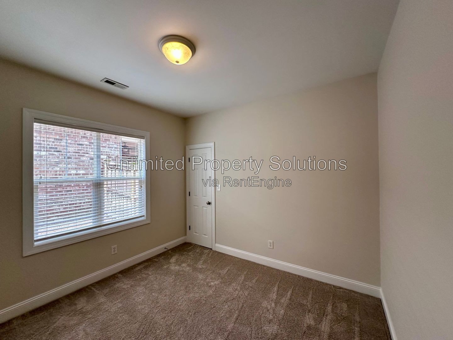 THE COTTAGES AT HOLLY GLEN - 3 Bedroom/2 Bathroom - Great neighborhood, close to midtown, Wrightsville Beach and easy access to I-40/HWY 74 property image