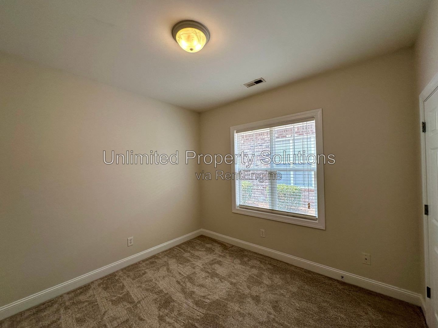 THE COTTAGES AT HOLLY GLEN - 3 Bedroom/2 Bathroom - Great neighborhood, close to midtown, Wrightsville Beach and easy access to I-40/HWY 74 property image