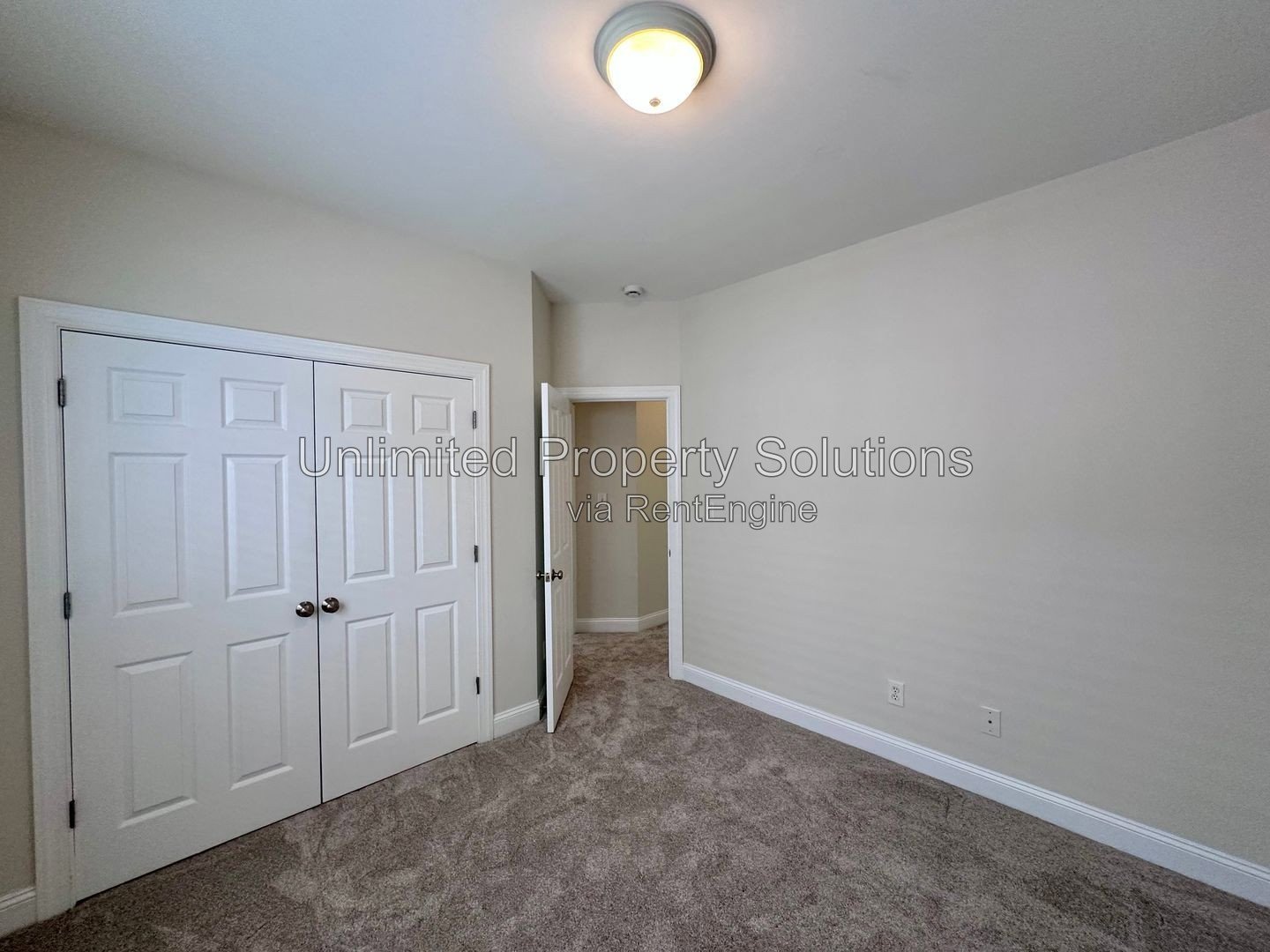 THE COTTAGES AT HOLLY GLEN - 3 Bedroom/2 Bathroom - Great neighborhood, close to midtown, Wrightsville Beach and easy access to I-40/HWY 74 property image