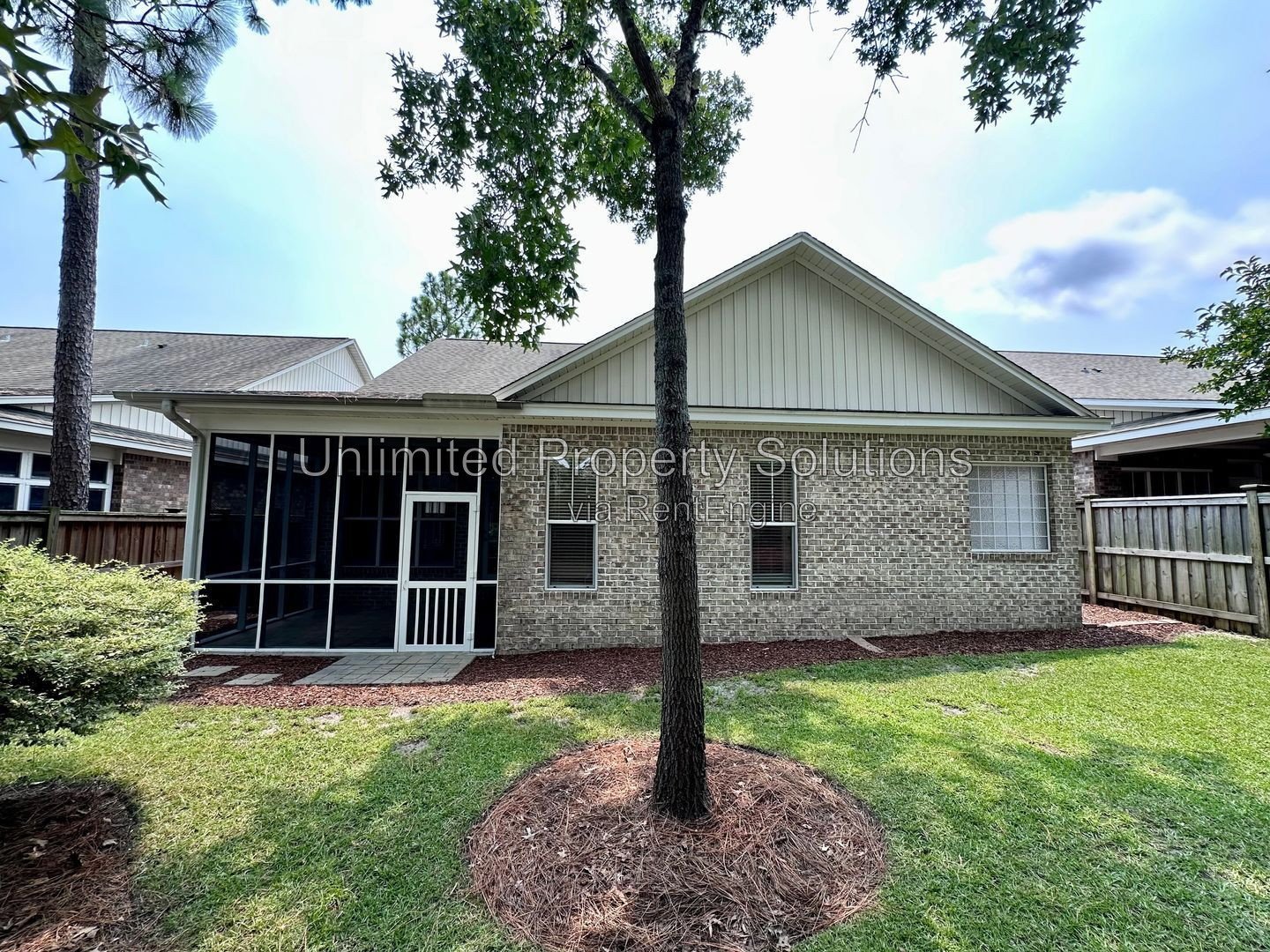 THE COTTAGES AT HOLLY GLEN - 3 Bedroom/2 Bathroom - Great neighborhood, close to midtown, Wrightsville Beach and easy access to I-40/HWY 74 property image